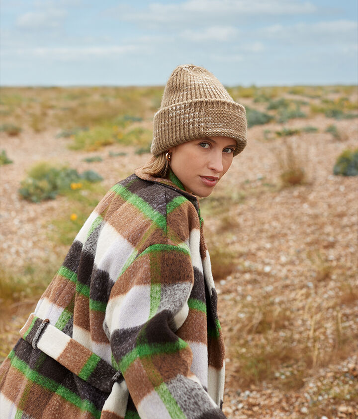 Beechfield Chunky knit reverse patch beanie